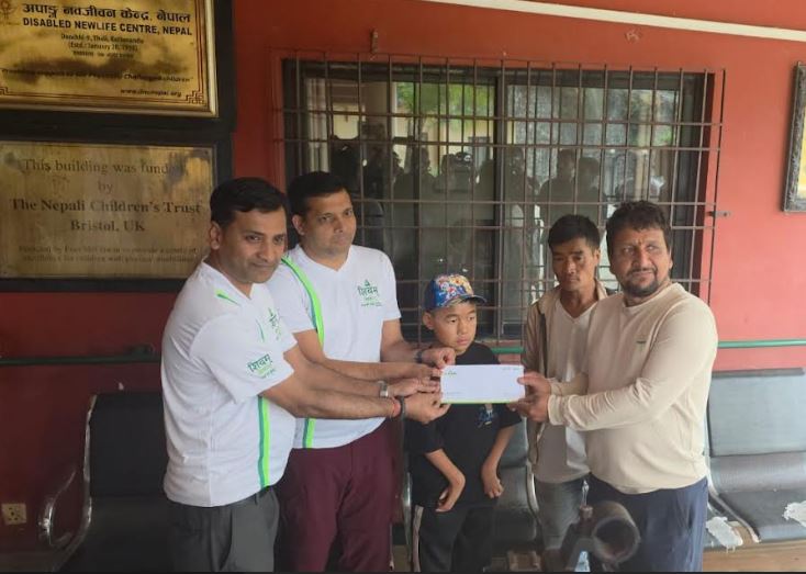 शिवम् सिमेन्टले विशेष क्षमता भएका रोल्पाका सन्देश बुढा मगरलाई गर्यो शैक्षिक सहयोग